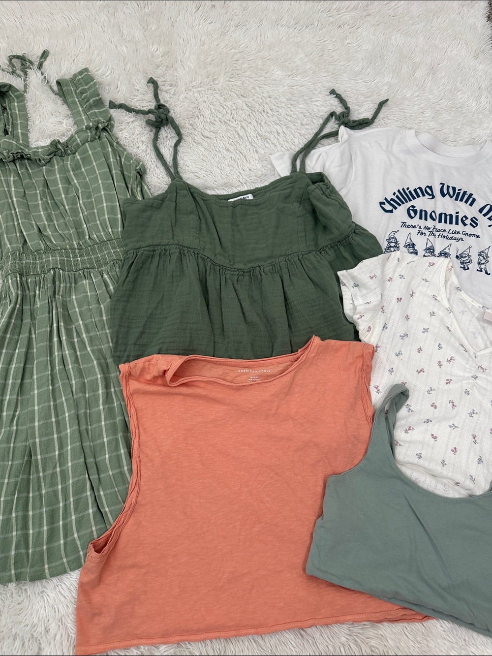 🍏 Bundle of 6 Woman’s Clothing Size Medium